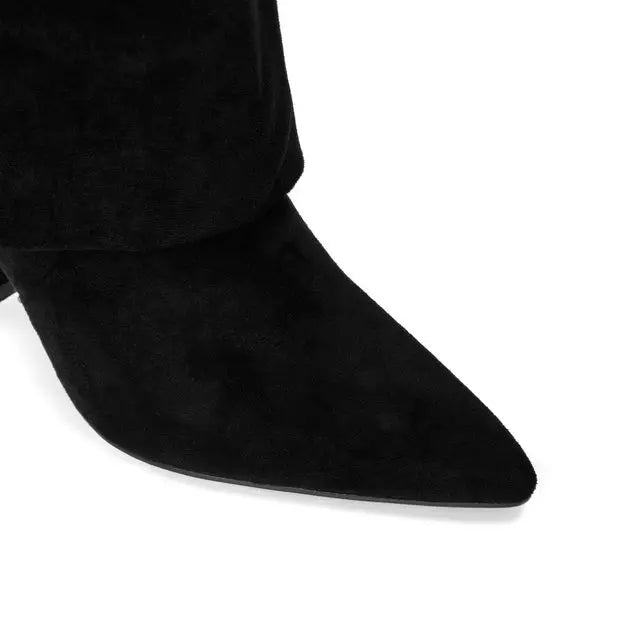 2025 Autumn/Winter Collection – Women’s Pointed-Toe Knee-High Boots with Metal Buckle. Featuring a thick high heel and sleek mid-leg design for a chic, fashionable look. Perfect for pairing with dresses or pants for elega