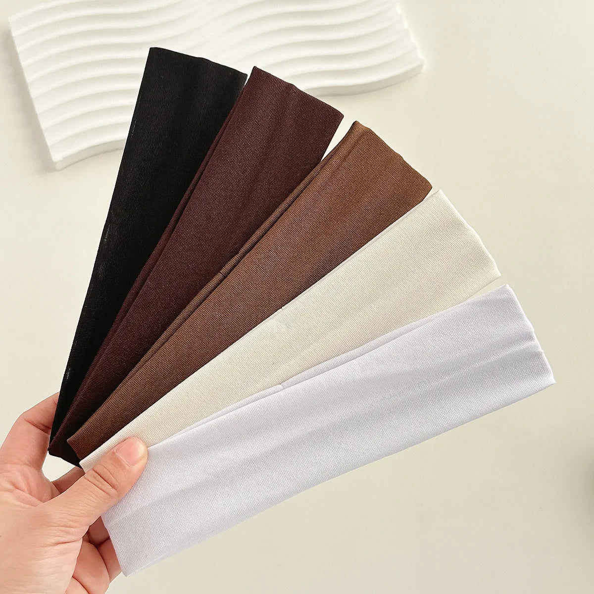 Four Seasons Solid Sports Headbands for Women
Stay stylish and comfortable year-round with these solid-color elastic headbands. Designed for fitness, running, yoga, and everyday wear, they provide a secure, non-slip fit to ke