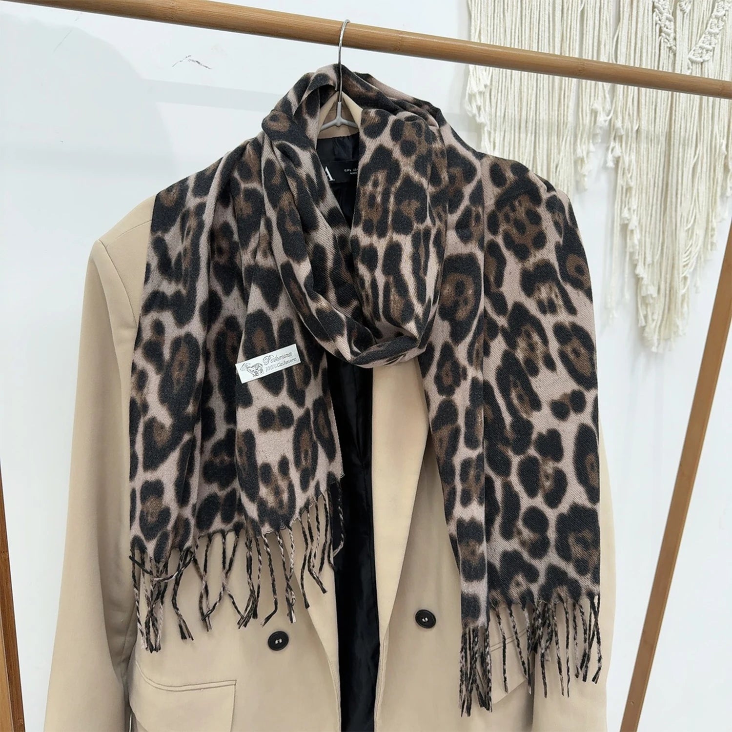 Luxury Leopard Print Tassel Scarf – Imitation Cashmere Wrap for Women. Thick, soft, and windproof design provides warmth and style during autumn and winter. Perfect as a fashionable shawl, wrap, or neck warmer for any occas